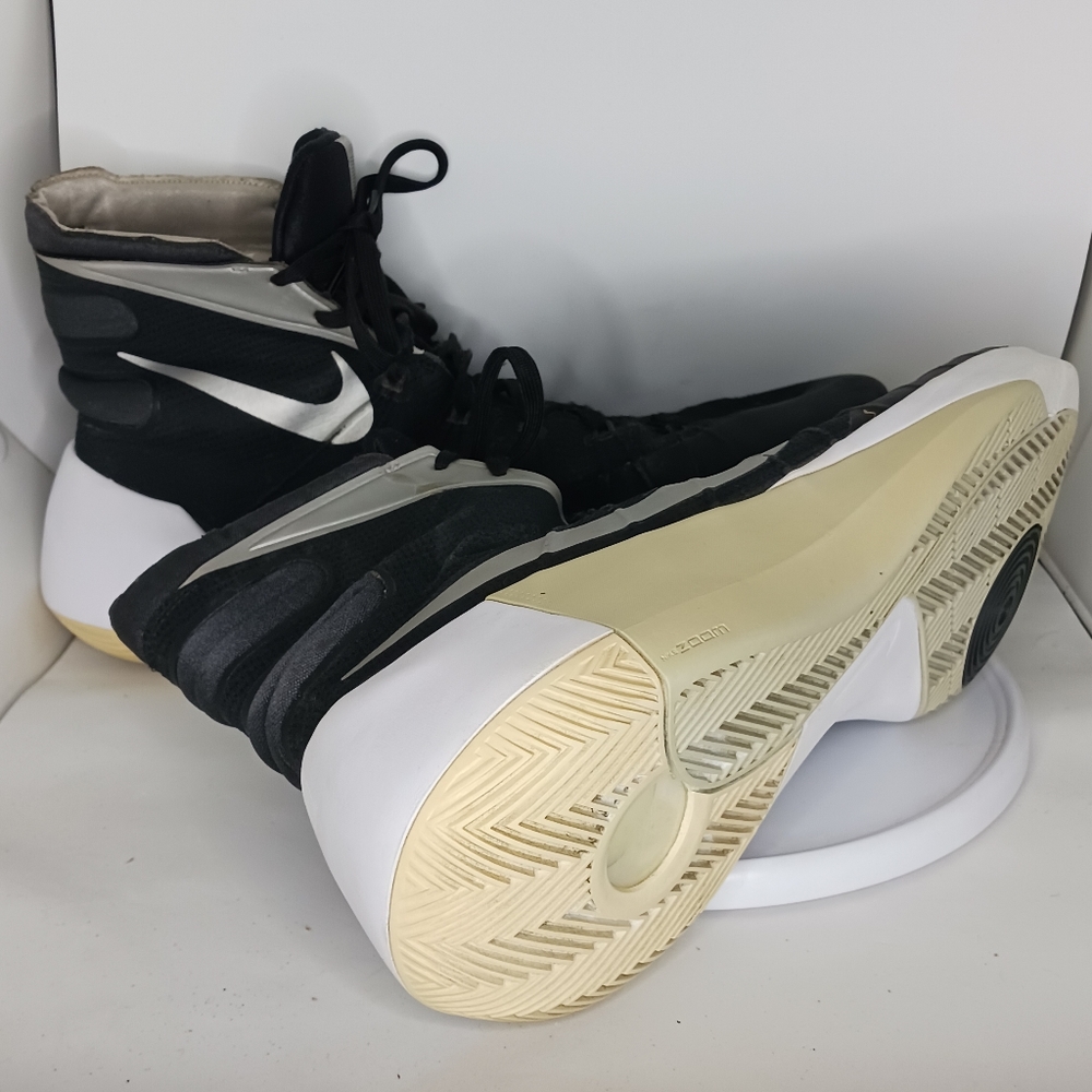 Nike Hyperdunk - image 6